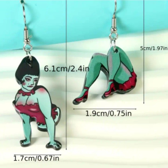 🌻3 For $15🌻Beetlejuice Magician's Assistant Retro Asymmetrical Earrings - Picture 4 of 5